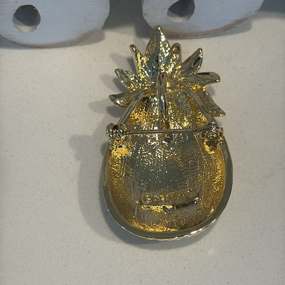Garnay Pineapple Brooch/Pendant - Picture 2 of 4
